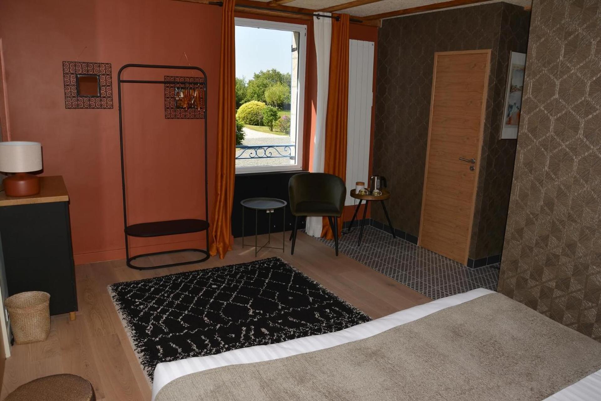 Le Clos De La Lande Vallee Guest house