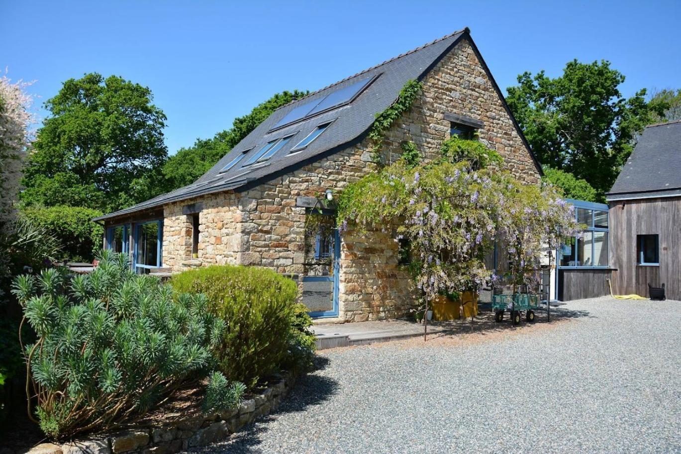 Le Clos De La Lande Vallee Guest house